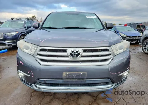 2012 Toyota Highlander Base из США, поврежденный, VIN 5TDBK3EHXCS143171